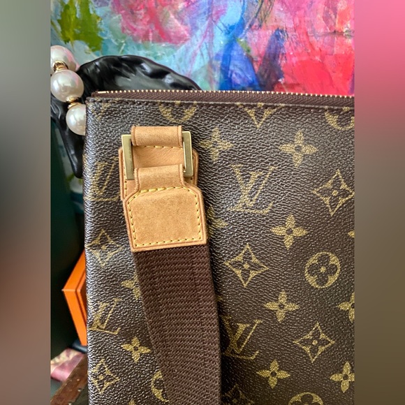Gorgeous Auth LOUIS VUITTON Bosphore Crossbody Bag Purse Designer Luxury Fashion - Picture 8 of 14
